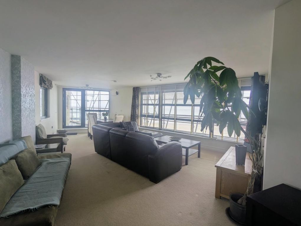 Property photo 2 of 7 Lounge