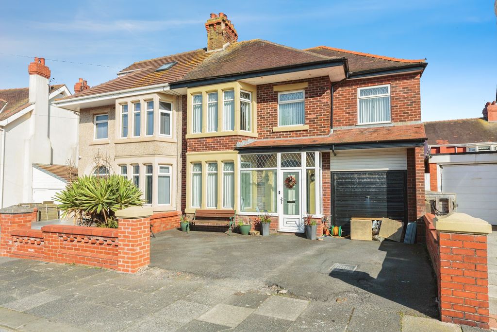 Property photo 1 of 17 Photography