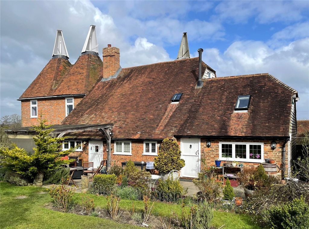 Property photo 1 of 11 Oast Cottage