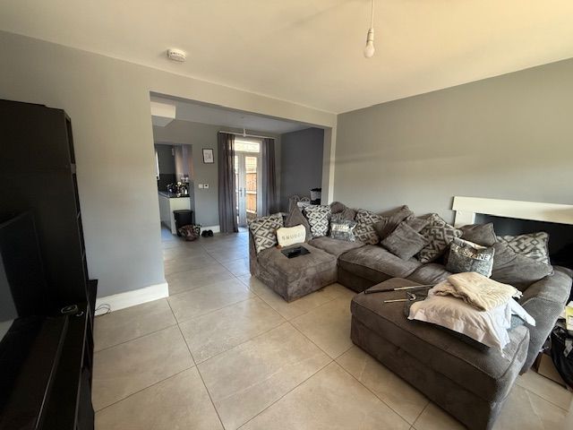 Property photo 2 of 7 Img_4471