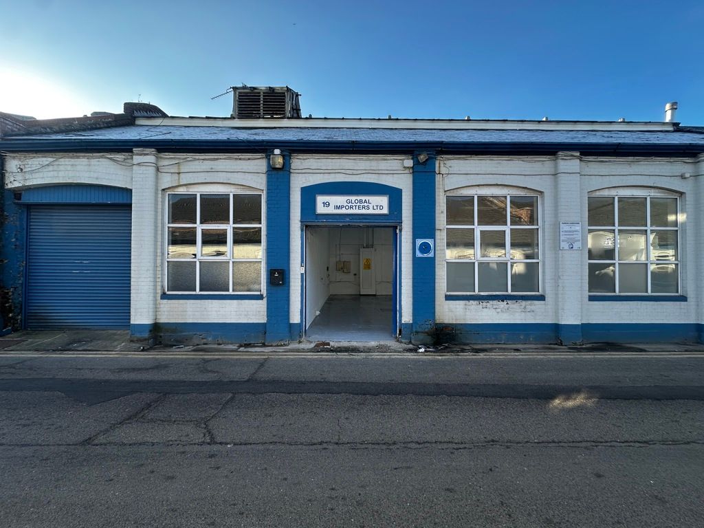 Property photo 1 of 8 Photo 5