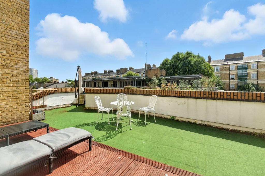 Property photo 3 of 14