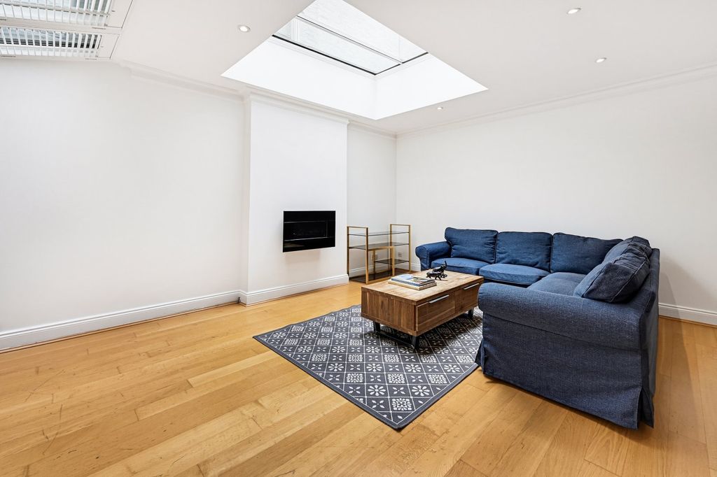 Property photo 3 of 16 Reception Room
