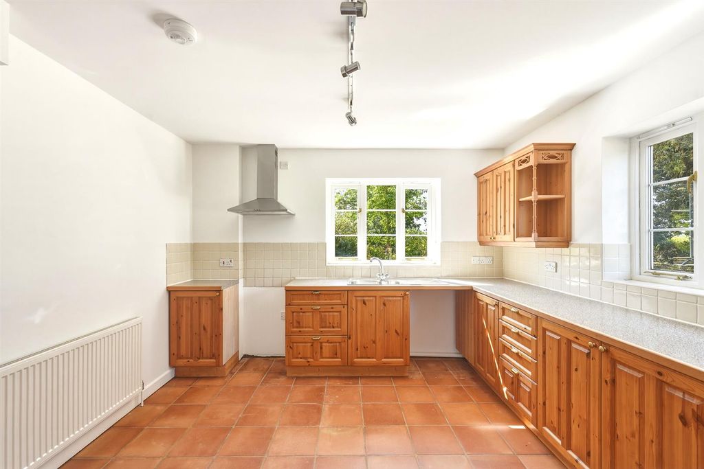 Property photo 3 of 21 Kitchen