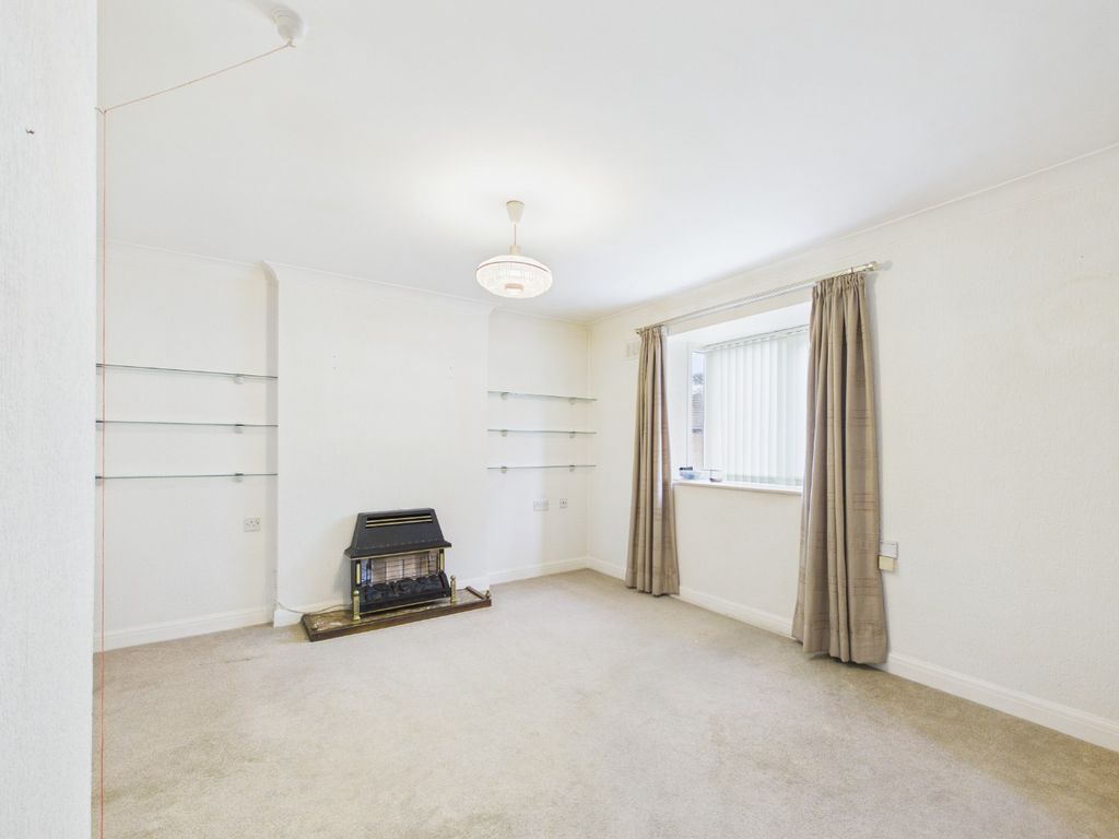 Property photo 3 of 9 4868557