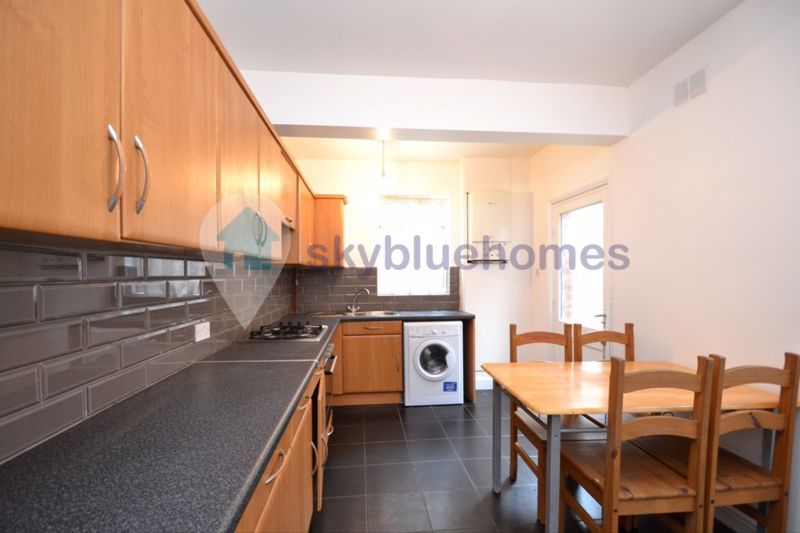 Property photo 2 of 8 Photo 3