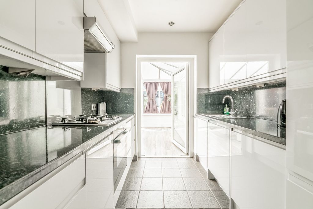 Property photo 3 of 25 5116184
