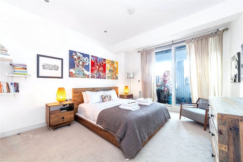 Property photo 3 of 23 Bedroom