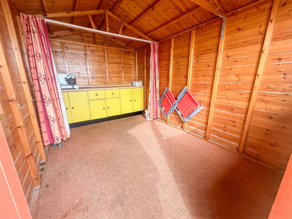 Property photo 3 of 5 Inside Beach Hut