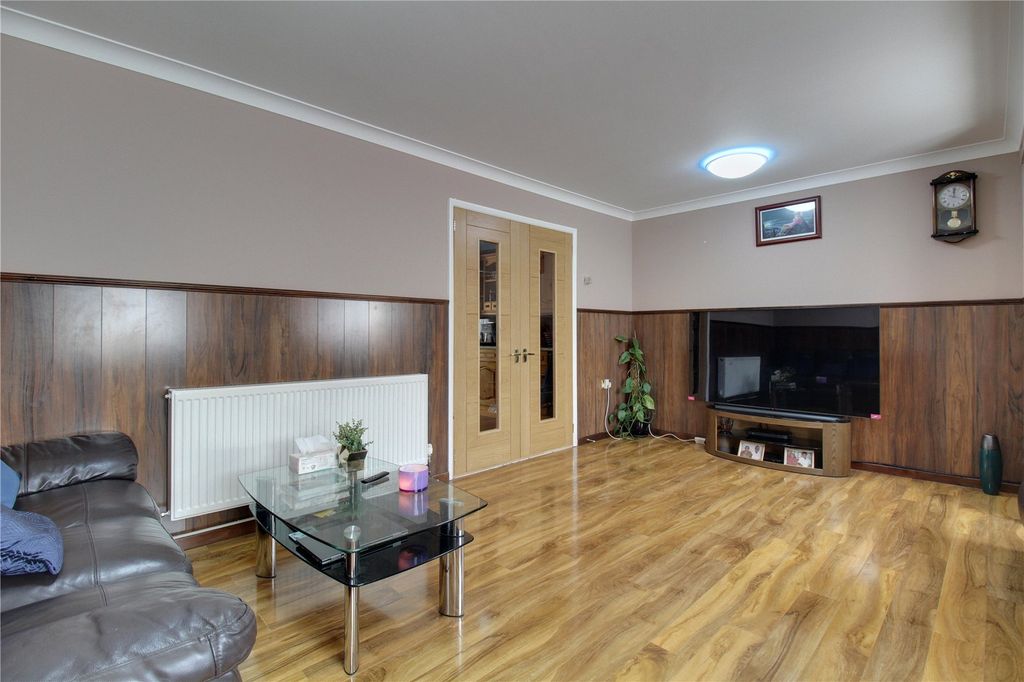 Property photo 2 of 21 Picture No. 03