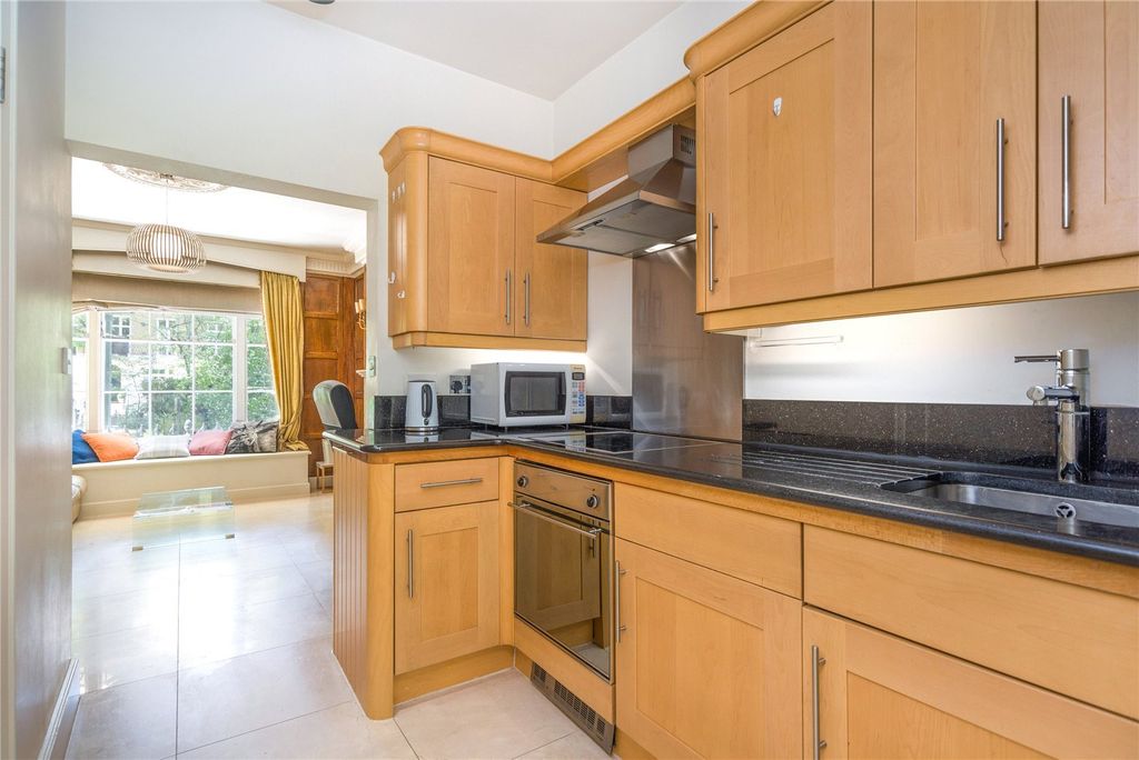 Property photo 2 of 6