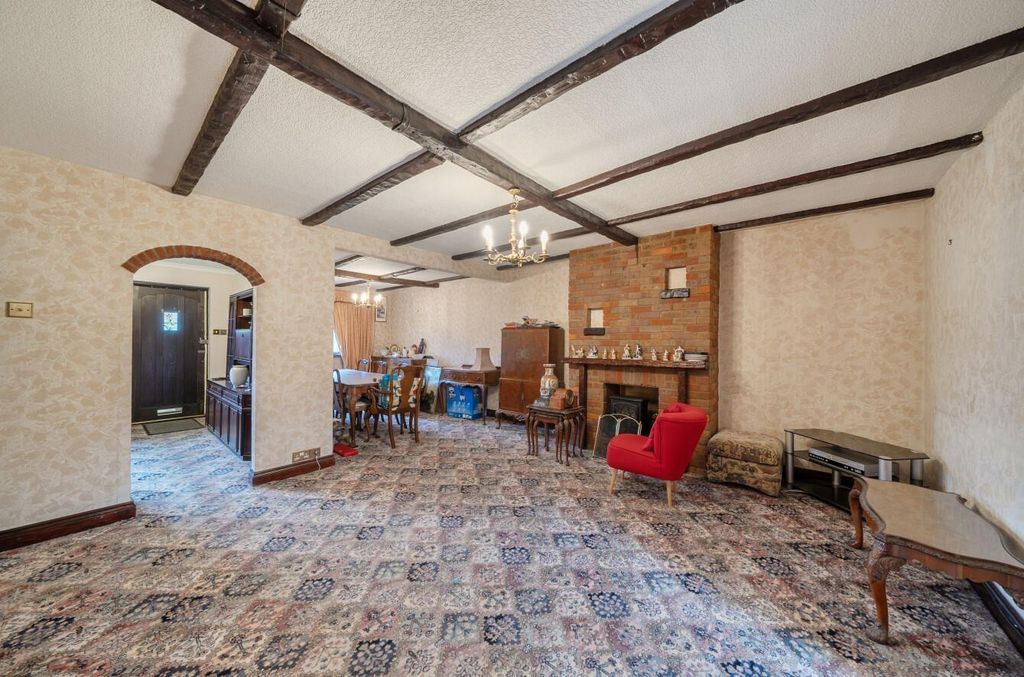 Property photo 2 of 14 Davidson Frost-Wellings, Dfw, Chiltern Avenue, Hal