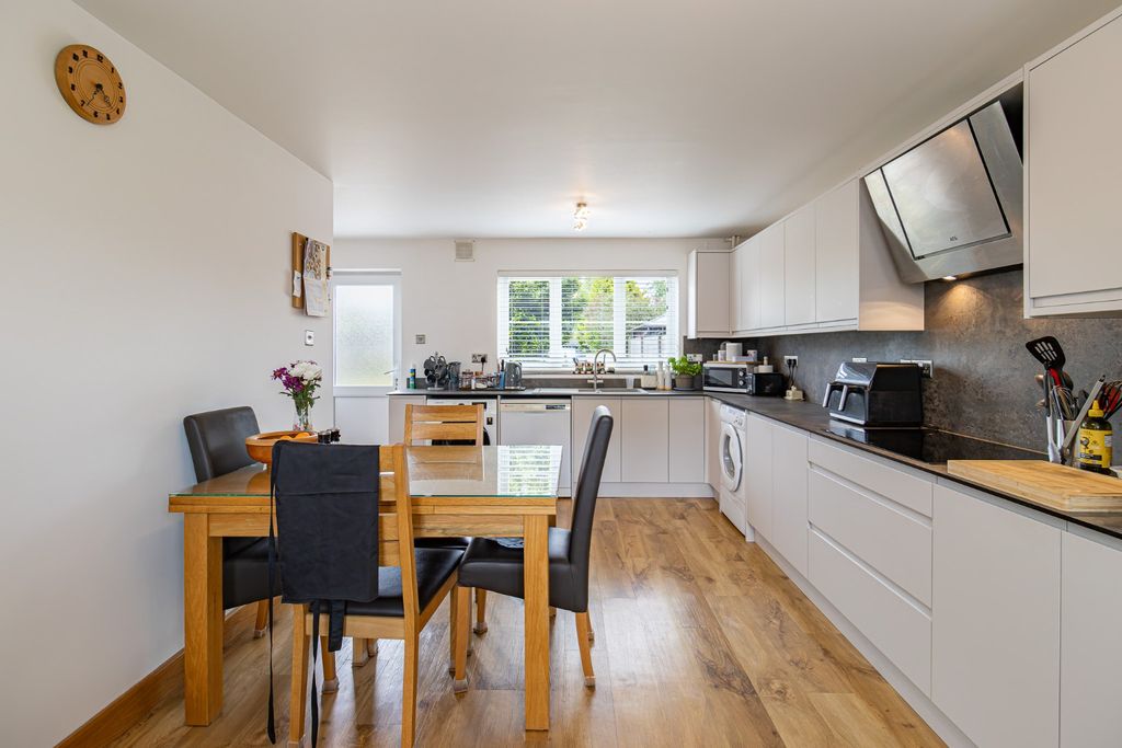 Property photo 3 of 26 5218423