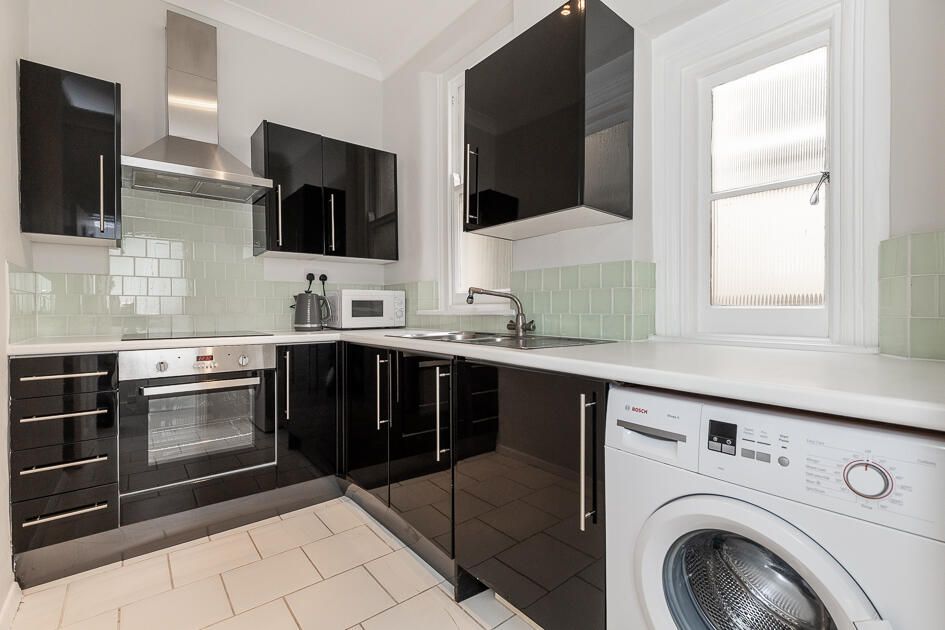 Property photo 3 of 5 Kitchen