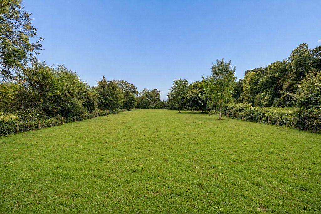 Property photo 2 of 27 Paddock