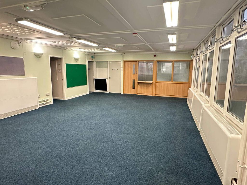 Property photo 2 of 25