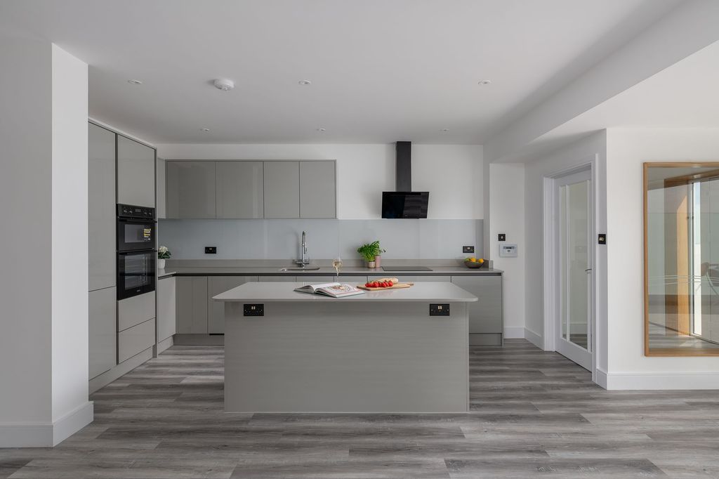 Additional image 4 of 4 bed property for saleThe Sands, Marine Parade, Preston Sands TQ3