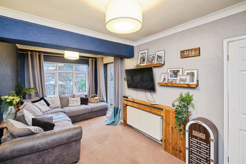 Property photo 3 of 23