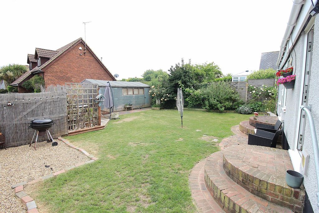 Property photo 3 of 20 Garden