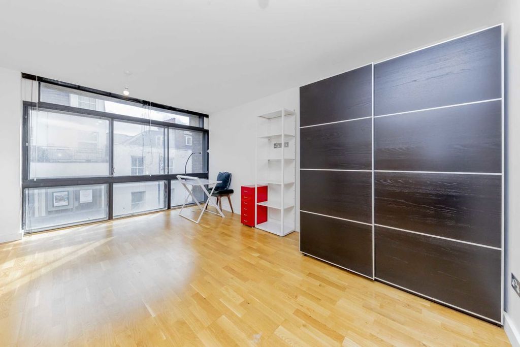 Property photo 2 of 5