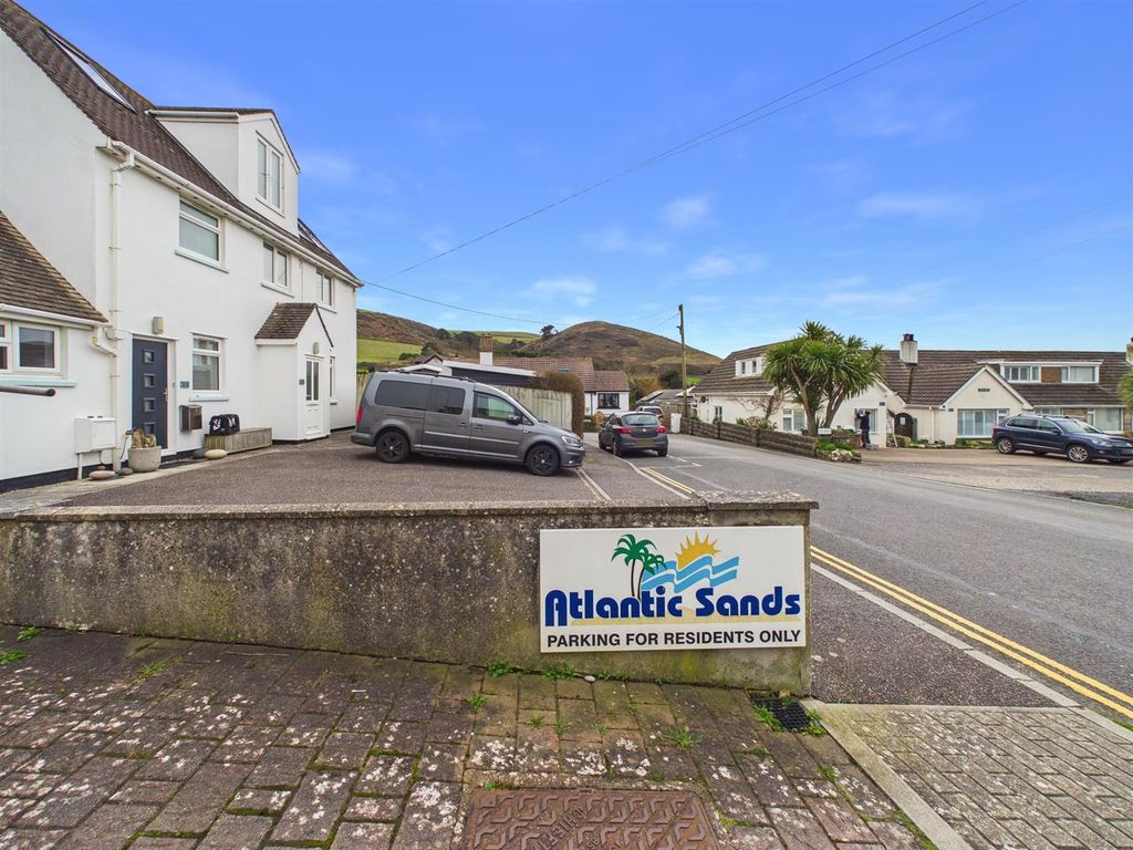 Property photo 2 of 17 Entrance Wth View