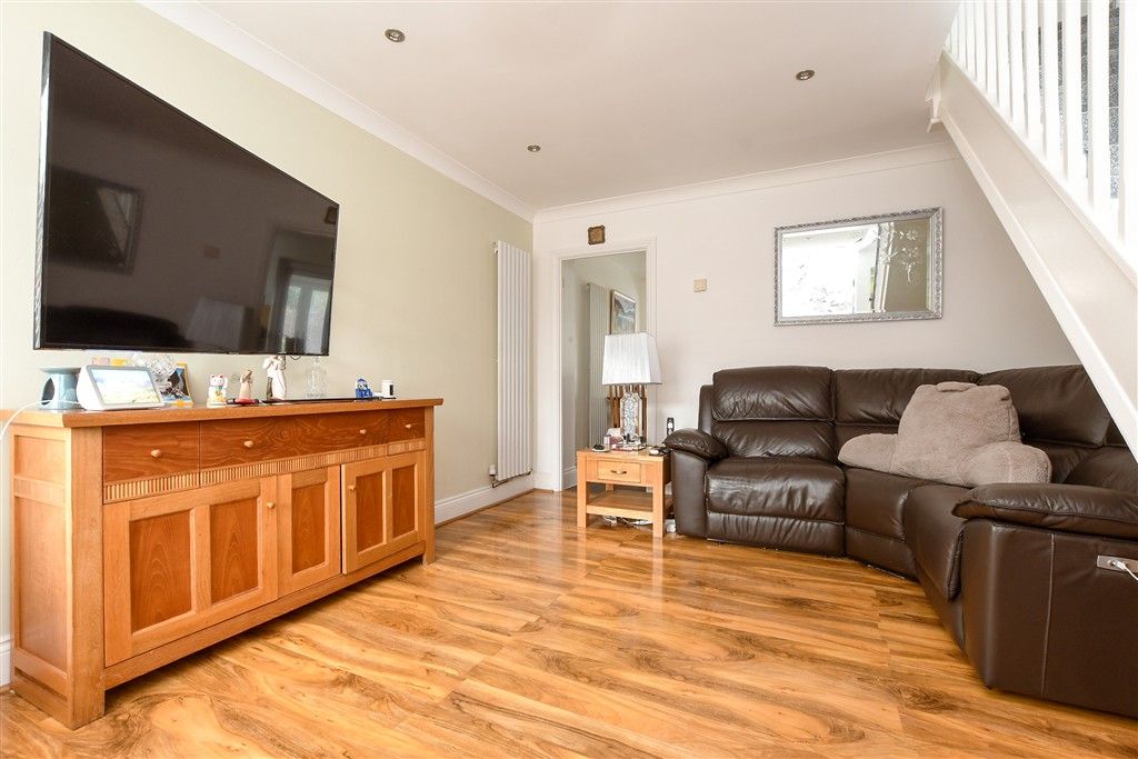 Property photo 1 of 13 Lounge