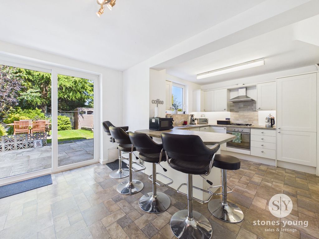 Property photo 2 of 24