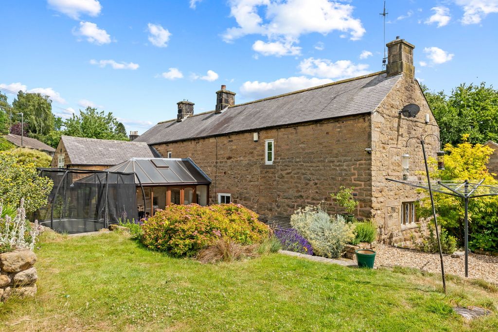 Property photo 2 of 52