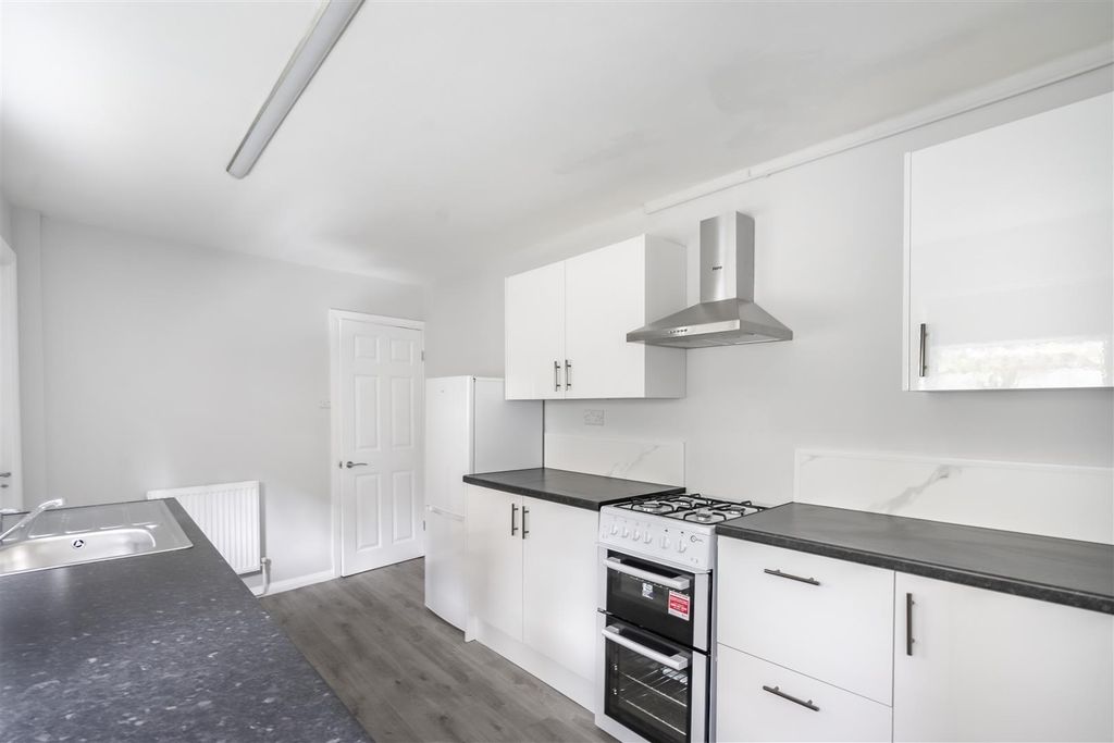 Property photo 1 of 16 8Gt-6.Jpg