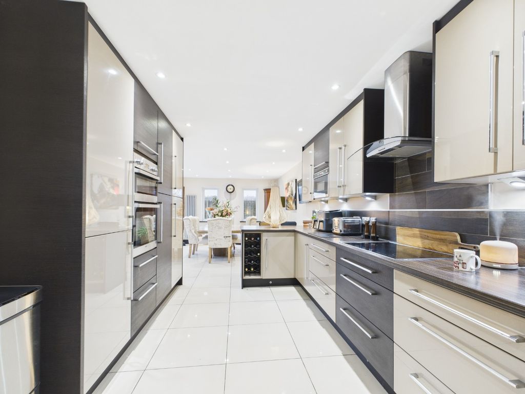 Property photo 3 of 50 4177394