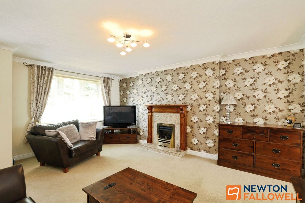 Property photo 2 of 28