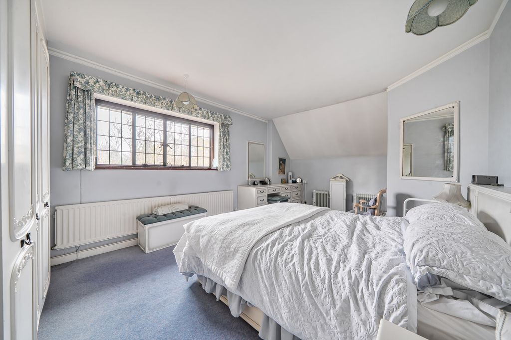 Additional image 7 of 5 bed detached house for saleCedar Road, Farnborough GU14