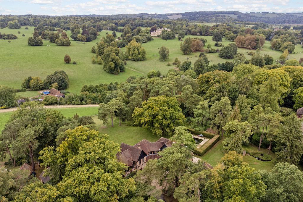 Property photo 2 of 25