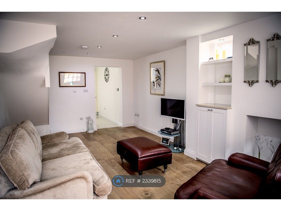 Property photo 2 of 6 Lounge