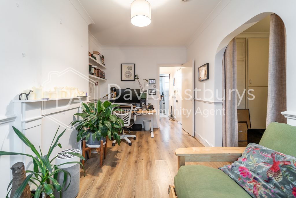 Property photo 3 of 8 Ndb01373