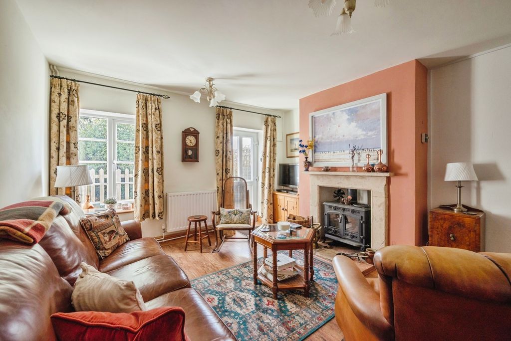 Property photo 3 of 17 Photo