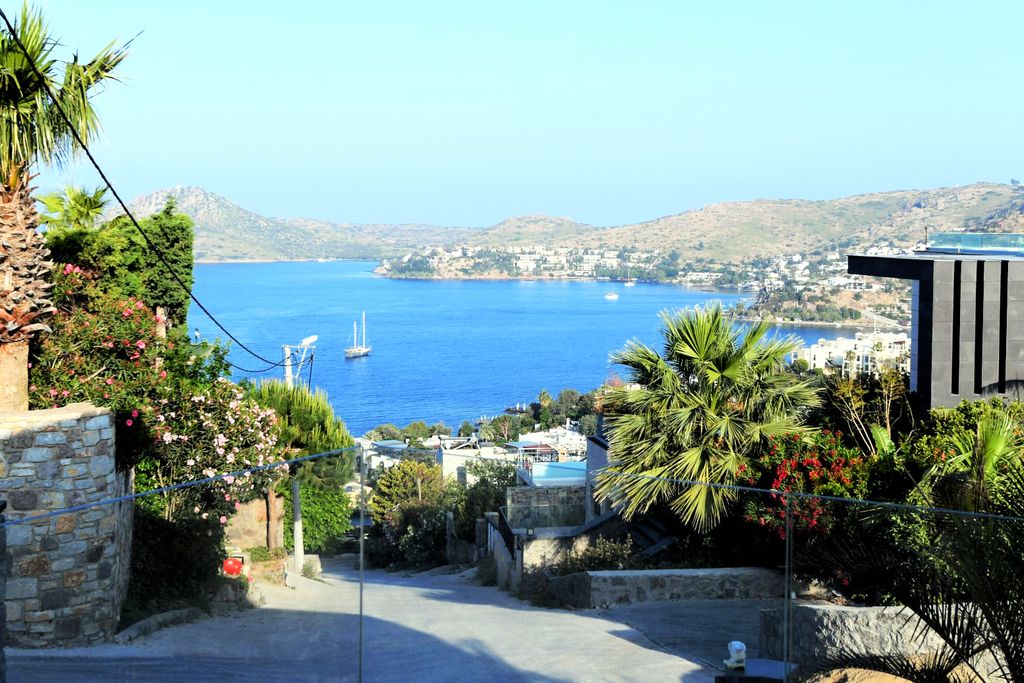 Property photo 3 of 23 Exclusive Properties For Sale In Bodrum - A Paradise Where Green Meets Blue
