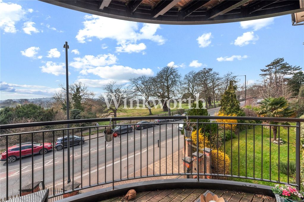 Property photo 3 of 17 Picture No. 06