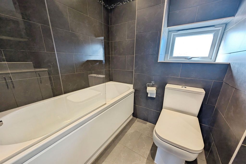 Property photo 3 of 12 (Main)