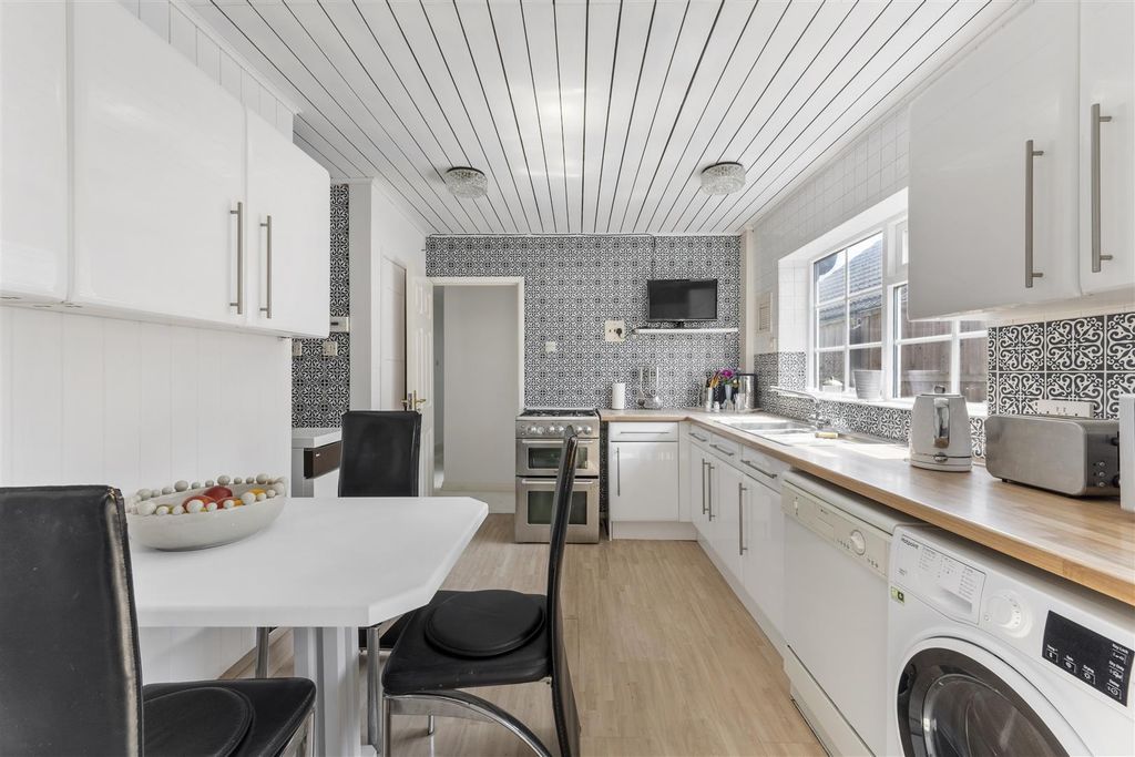 Property photo 3 of 20 Kitchen-Diner