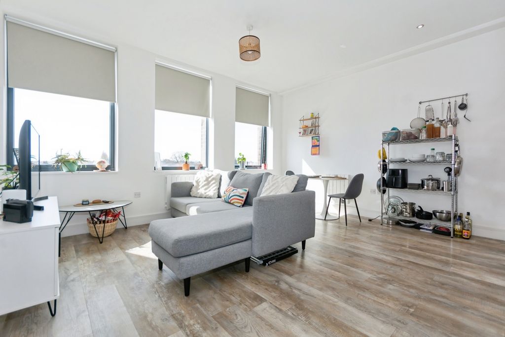 Property photo 3 of 15 Living Dining