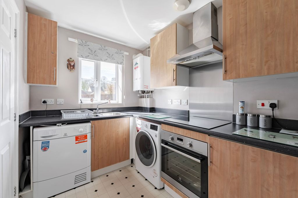 Property photo 3 of 14