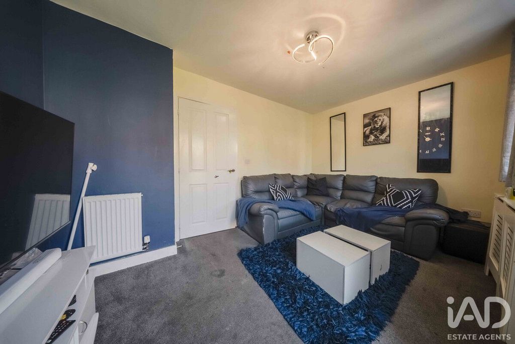 Property photo 3 of 19