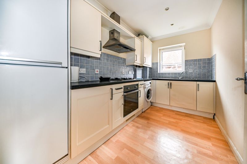 Property photo 1 of 7 Photo 6