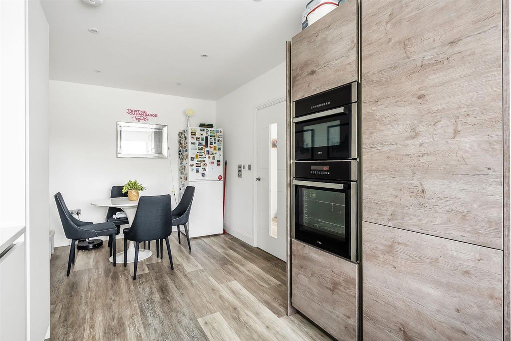 Property photo 3 of 15 .Whitehaven-Drive-14.Jpg