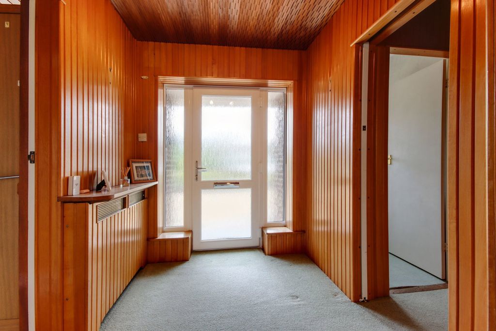 Property photo 3 of 22