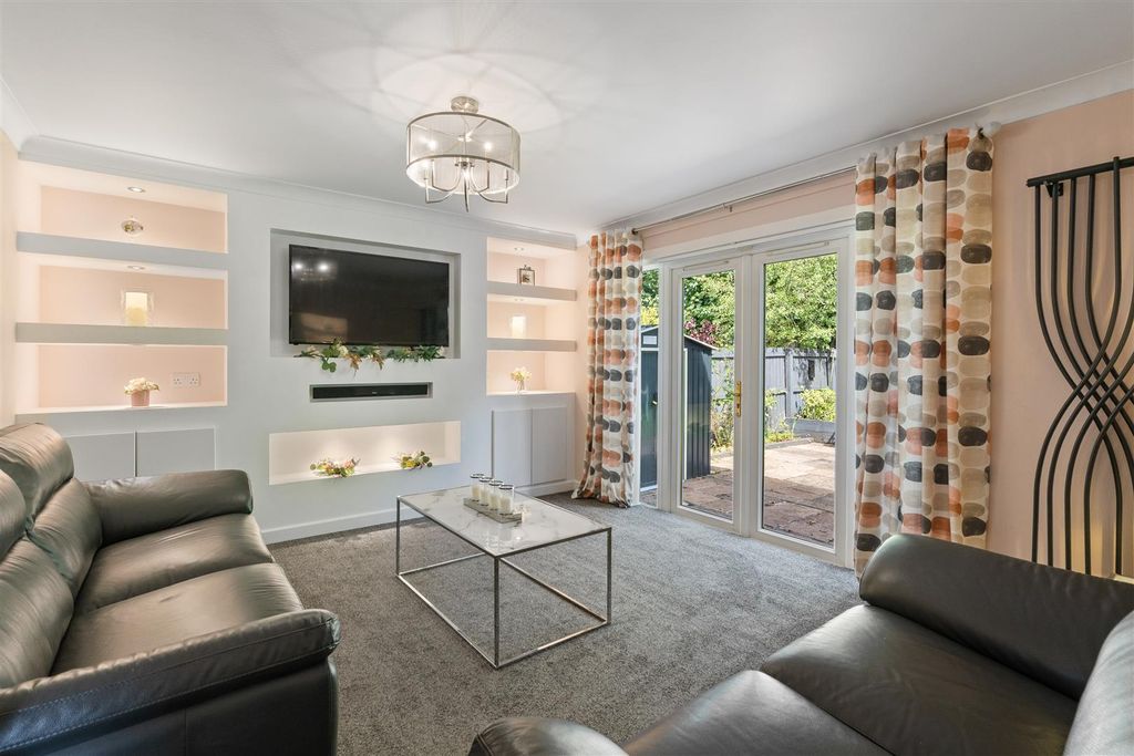 Property photo 2 of 62 75 Martin Brae 14.Jpg