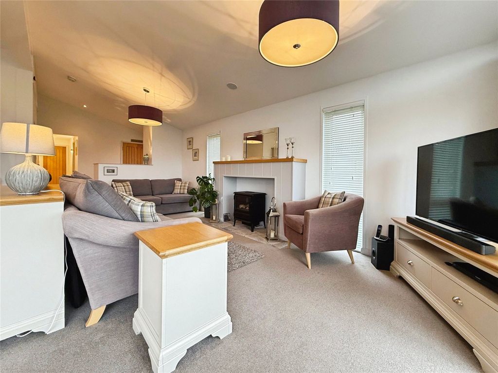 Property photo 2 of 22 Open Plan Living