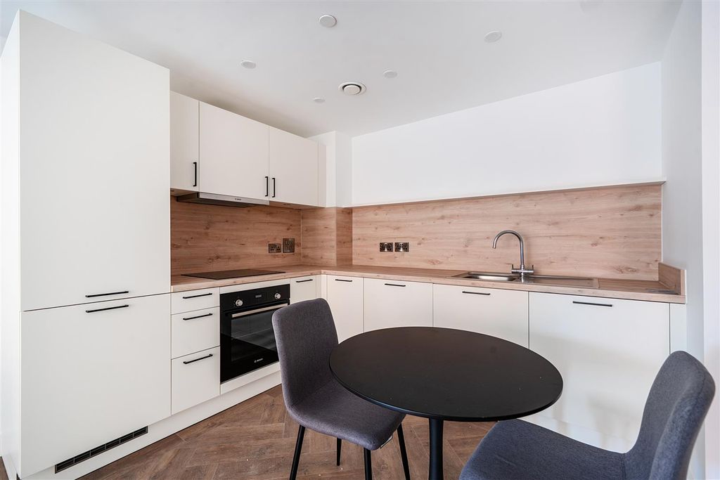 Property photo 3 of 12 1449190-6-69E8Aee2cd438.Jpg