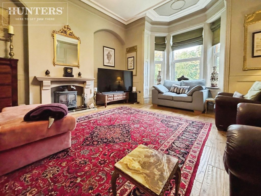 Property photo 3 of 37 Pbox-Img.Jpg